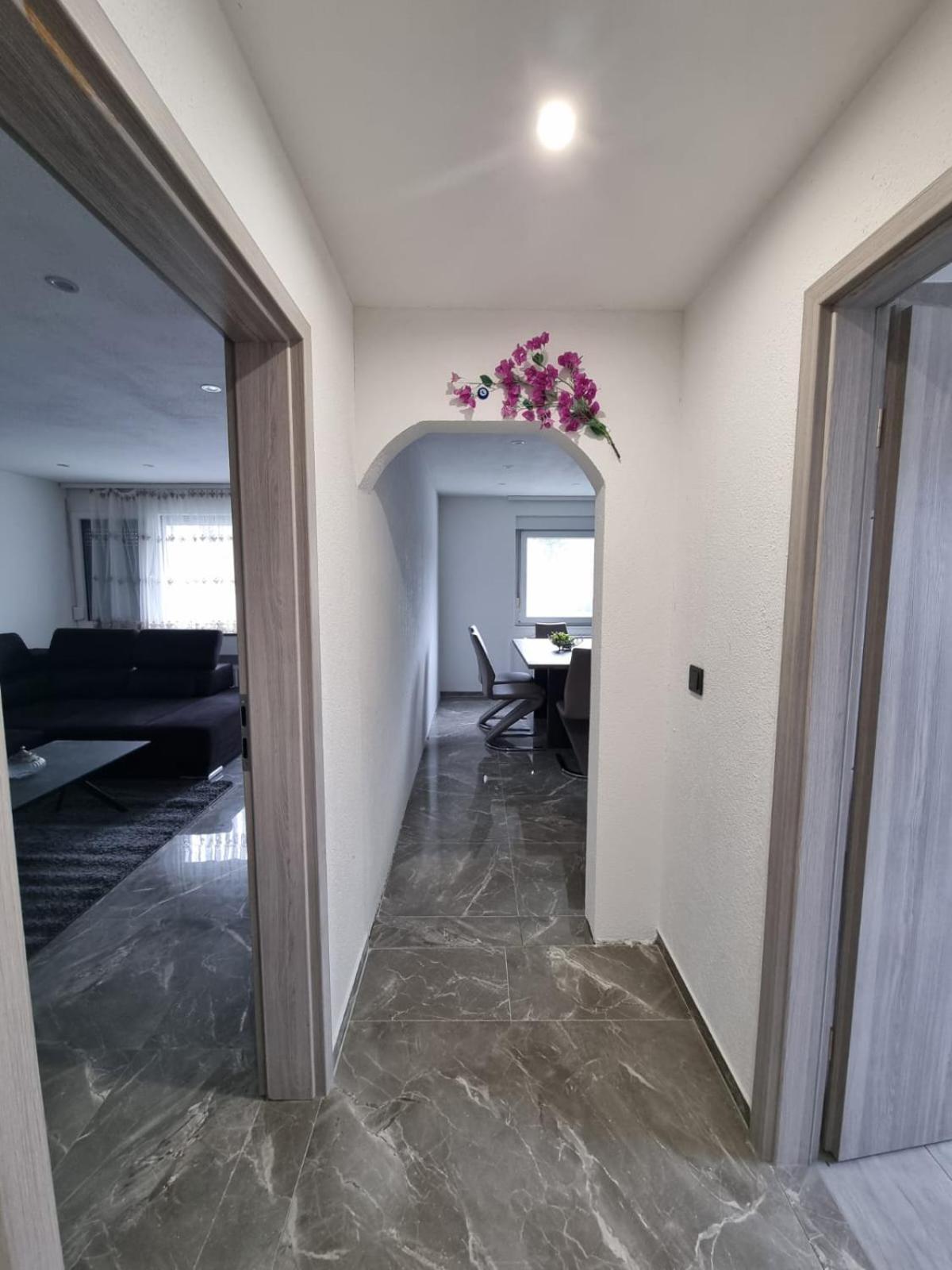 Apartment Sasu Friedrichshafen Exteriör bild